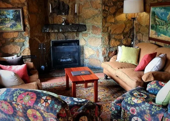 Lake Naverone Holiday Cottages